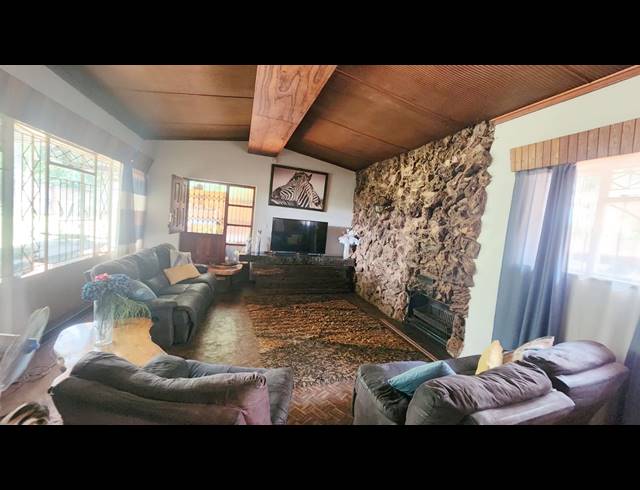 4 BEDROOM FREESTANDING FOR SALE IN TRIM PARK